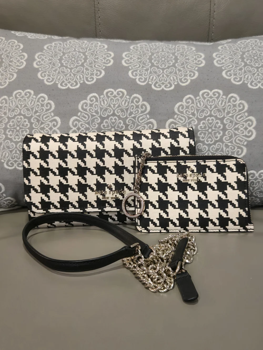 kate spade New York Black & White Houndstooth Convertible Wallet Crossbody Set